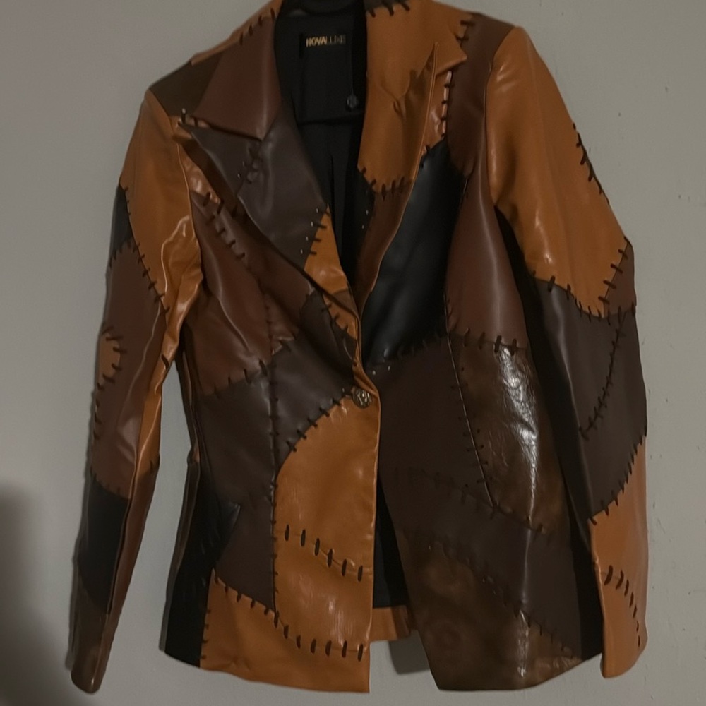 BRAND NEW WITH TAGS-NEVER WORN